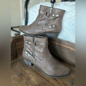 A.N.A Axel Boots. Size 11. Taupe. Excellent Condition! Ankle booties. Zipper